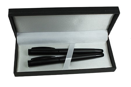 Wyjątkowy zestaw długopis + pióro z grawerem czarny
